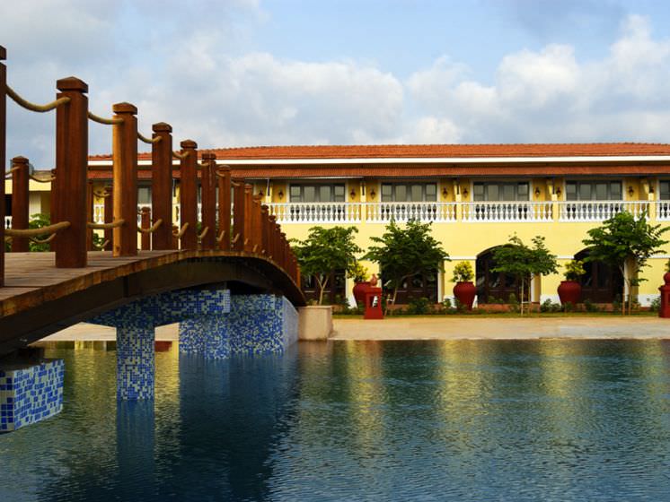 Отель The Lalit Golf &amp; Spa Goa